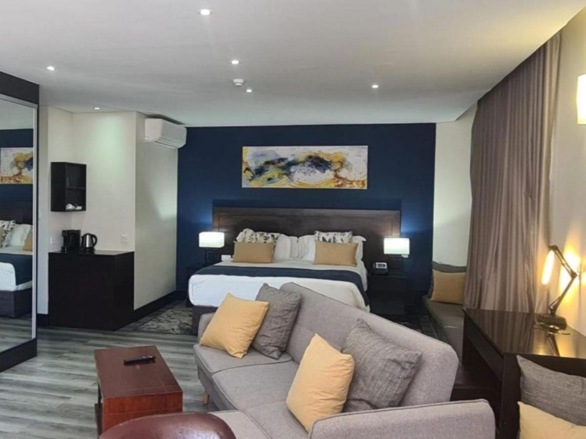 The Grand Aria Hotel And Conference Centre Gaborone Quarto foto